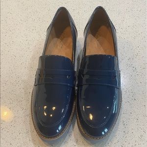 Vionic Size 9.5 Women’s Navy Blue Shinny Shoes